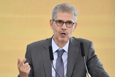 New Secretary of Communication of the Brazilian Presidency, Sidonio Palmeira, delivers a speech during his take office ceremony at the Planalto Palace in Brasilia on January 14, 2025. Sidonio Palmeira replaces Paulo Pimenta after the government identified difficulties in disseminating positive actions to improve Lula da Silva's popularity. (Photo by EVARISTO SA / AFP)Editoria: POLLocal: BrasíliaIndexador: EVARISTO SASecao: governmentFonte: AFPFotógrafo: STF<!-- NICAID(15953092) -->