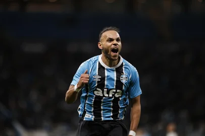 PORTO ALEGRE, RS, BRASIL, 12-06-2025: Grêmio recebe Corinthians pela 12ª rodada do Campeonato Brasileiro 2025, na Arena Porto-Alegrense. O tricolor vem de duas vitórias seguidas no campeonato e busca manter o bom momento na véspera da parada para o Mundial de Clubes. Foto: Renan Mattos/Agência RBS<!-- NICAID(16058633) -->