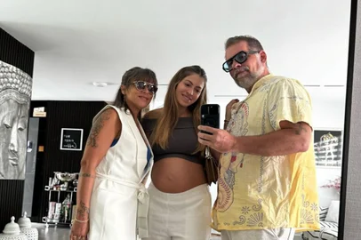 Família Leandro Hassum<!-- NICAID(15882881) -->
