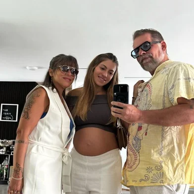 Família Leandro Hassum<!-- NICAID(15882881) -->