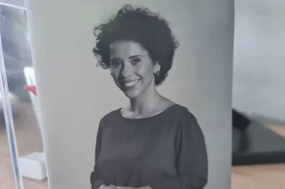Lilian Ribeiro releva estar com câncer em programa ao vivo na Globo News.<!-- NICAID(14935900) -->
