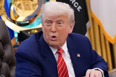 WASHINGTON, DC - MAY 30: U.S. President Donald Trump, joined by Tesla CEO Elon Musk, speaks to reporters in the Oval Office of the White House on May 30, 2025 in Washington, DC. Musk, who served as an adviser to Trump and led the Department of Government Efficiency, announced he would leave the Trump administration to refocus on his businesses.   Kevin Dietsch/Getty Images/AFP (Photo by Kevin Dietsch / GETTY IMAGES NORTH AMERICA / Getty Images via AFP)<!-- NICAID(16049625) -->