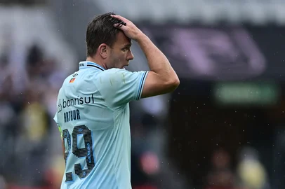 PARTIDA ENTRE CORINTHIANS X GREMIO, VALIDA PELA TRIGESIMA PRIMEIRA RODADA DO CAMPEONATO BRASILEIRO, REALIZADO NA NEO QUIMICA ARENA, NA NOITE TARDE DESTE DOMINGO, (02).SP - CAMPEONATO BRASILEIRO/CORINTHIANS X GREMIO - ESPORTES - Partida entre CORINTHIANS X GREMIO, valida pela trigesima primeira rodada do Campeonato Brasileiro, realizado na Neo Quimica Arena, na noite tarde deste domingo, (02). 02/11/2025 - Foto: EDUARDO CARMIM/AGÊNCIA O DIA/AGÊNCIA O DIA/ESTADÃO CONTEÚDOEditoria: ESPORTESLocal: SÃO PAULOIndexador: EDUARDO CARMIMSecao: futebolFonte: Agência O DiaFotógrafo: AGÊNCIA O DIA<!-- NICAID(16158962) -->