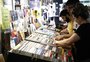 "As vendas estão muito boas": comerciantes da Feira do Livro de Porto Alegre celebram domingo movimentado