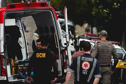 Homem em surto atira contra guardas municipais e se rende após uma hora de negociação em Bento Gonçalves.<!-- NICAID(16182585) -->