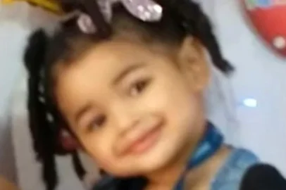 PORTO ALEGRE, RS, BRASIL - A Polícia Civil investiga um caso de maus-tratos e agressão após a morte de uma menina de quatro anos na madrugada desta segunda-feira (17/08/2026), em Porto Alegre.A criança, identificada como Samylle Valentina Borba Ramiro, chegou sem vida na Unidade de Pronto Atendimento (UPA) Bom Jesus, na zona leste da Capital. PS.: versão em alta resolução para o impresso. <!-- NICAID(16347572) -->
