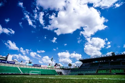 Juventude<!-- NICAID(16268064) -->