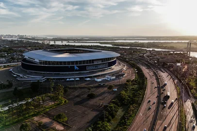 Foto aérea da Arena do Grêmio Porto Alegre, RS, Brasil, 02-03-2025: Arena do Grêmio: Jogo de ida da final do campeonato Gaúcho. Foto: Renan Mattos / Agência RBSLocal: Porto Alegre<!-- NICAID(15990297) -->