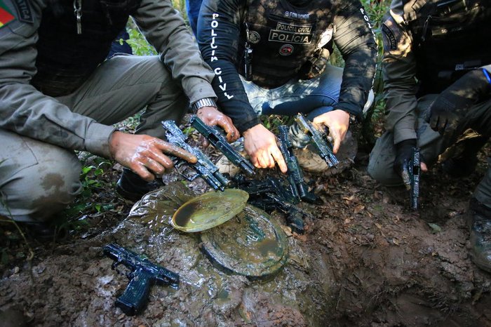 Polícia gaúcha pega arsenal em sítio