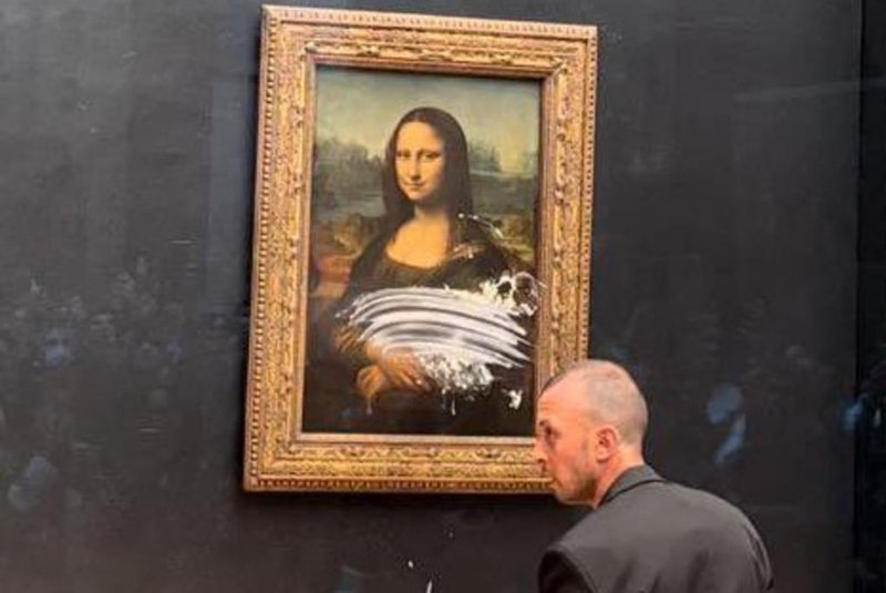 Monalisa sofre ataque de vandalismo no Louvre<!-- NICAID(15110184) -->