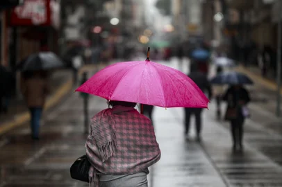 PORTO ALEGRE, RS, BRASIL, 04-08-2025: Primeira semana de agosto será de chuva e instabilidade. Foto: André Ávila/ Agência RBSIndexador: Andre Avila<!-- NICAID(16094236) -->