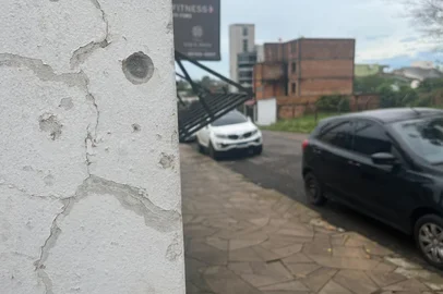 Homem é baleado no rosto enquanto passava por parada de ônibus em Passo Fundo<!-- NICAID(16383777) -->