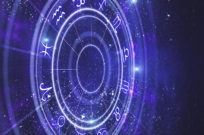 Creative purple zodiac wheel backdrop. Cyberspace concept. 3D Rendering Fonte: 208821696<!-- NICAID(15385169) -->