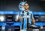 Com a "cara do Grêmio", Camilo é apresentado e fala em inspiração em Bruno Guimarães