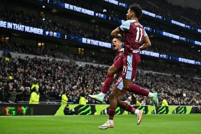 Ollie Watkins, futebol, Aston Villa