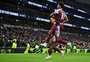 Son tem três gols anulados por impedimento e Tottenham leva a virada do Aston Villa no Inglês