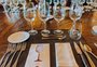 Aprenda a montar uma mesa perfeita para impressionar em uma refeição especial