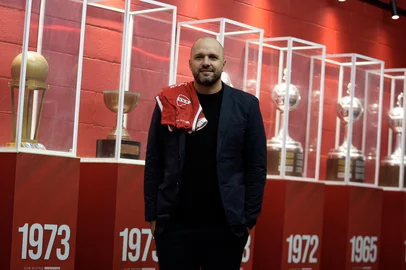 Jadson Vieira é o novo treinador do Independiente<!-- NICAID(16347124) -->