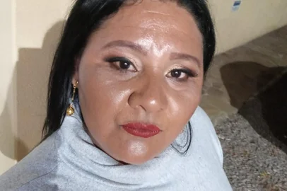Autores de comentários racistas que fizeram com que uma servidora pública abandonasse o evento no qual trabalhava poderão responder por injúria racial em Nova Prata. A delegacia de Polícia Civil  recebeu a vítima na manhã desta quarta-feira (7).  Lisiane Lisboa Vieira, 41 anos, interpretava a Mamãe Noel no sábado, durante a abertura do Natal, quando se sentiu constrangida por algumas pessoas que se surpreenderam pelo fato do papel ser representado por uma negra.<!-- NICAID(15288230) -->