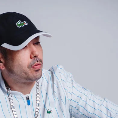 O rapper caxiense volta como artista solo. Depois de oito anos vai lançar um novo disco, em 29 de março.O lançamento de agora se chama " Vivências & Negócios", música que conta com a participação de uns dos mais importantes Rappers do Brasil, DON L, do nordeste e também conta do KIEL MC, de Santa Catarina.A musica sera lançada em todas as plataformas digitais no dia 29 de março.<!-- NICAID(15714103) -->