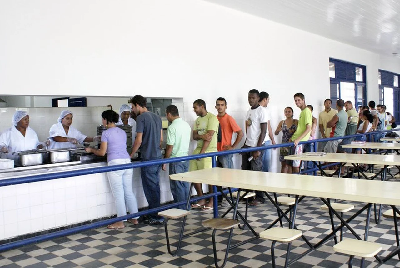 “Restaurante Universitário - Cruz das Almas”/UFRB, CC BY-SA 2.0