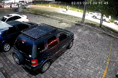 Jovem de 22 anos suspeito de matar mulher atropelada e ferir três está foragido há uma semana.<!-- NICAID(15994935) -->