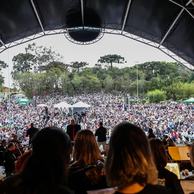 CAXIAS DO SUL, RS, BRASIL, 28/09/2025. Queen – Um Legado Sinfônico encanta cerca de 11 mil pessoas no 18º Concerto da Primavera. (Neimar De Cesero/Agência RBS)Indexador: Neimar De Cesero<!-- NICAID(16134547) -->