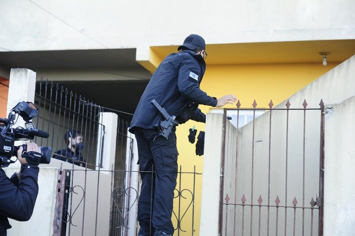 Investigação aponta que a venda de maconha e cocaína era gerenciada por um homem preso no Presídio Central
