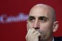 (FILES) Spanish Royal Football Federation (RFEF) president Luis Rubiales attends a press conference on November 27, 2019 in Madrid during the official presentation of Spain's coach. Spain midfielder Jenni Hermoso defended Spanish football federation president Luis Rubiales after he came under fire for kissing her on the lips following the team's Women's World Cup victory on August 20, 2023. (Photo by GABRIEL BOUYS / AFP)Editoria: SPOLocal: MadridIndexador: GABRIEL BOUYSSecao: soccerFonte: AFPFotógrafo: STF<!-- NICAID(15515787) -->