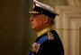Isolado da vida pública, príncipe Andrew presta tributo à rainha Elizabeth II
