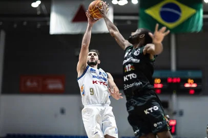Duane Johnson, Danilo Fuzaro, basquete, NBB