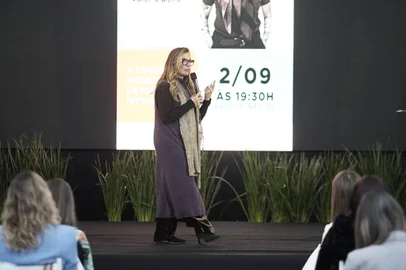 "Não tocar no assunto faz com que a morte seja muito mais dura", diz médica especialista em cuidados paliativos<!-- NICAID(15856767) -->