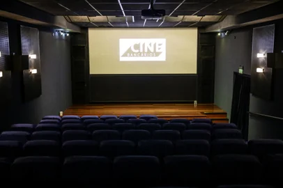 PORTO ALEGRE, RS, BRASIL - 2024.04.16 - O espaço do CineBancários será relançado com novos equipamentos de projeção, som e acessibilidade, após investimento privado e também via lei Paulo Gustavo. (Foto: André Ávila/ Agência RBS)Indexador: Andre Avila<!-- NICAID(15736488) -->