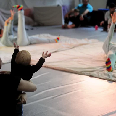 SANTA MARIA, RS, BRASIL, 31/10/2015 - Espetáculo Cuco - A Linguagem dos bebês no teatro. (FOTO MAIARA BERSCH / AGÊNCIA RBS)<!-- NICAID(11790914) -->