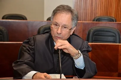 Desembargador Carlos Roberto Lofego Caníbal