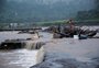 Engenheiro responsável por projeto da ponte que teve cabeceira levada na Serra alerta que estrutura deveria ter sido fechada com a cheia do Rio Caí
