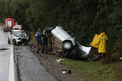 Acidente vitimou dois homens de 71 e 29 anos na altura do Km 115, próximo ao o a RS-448<!-- NICAID(16047350) -->