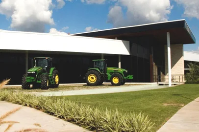 John Deere em Montenegro<!-- NICAID(15695727) -->