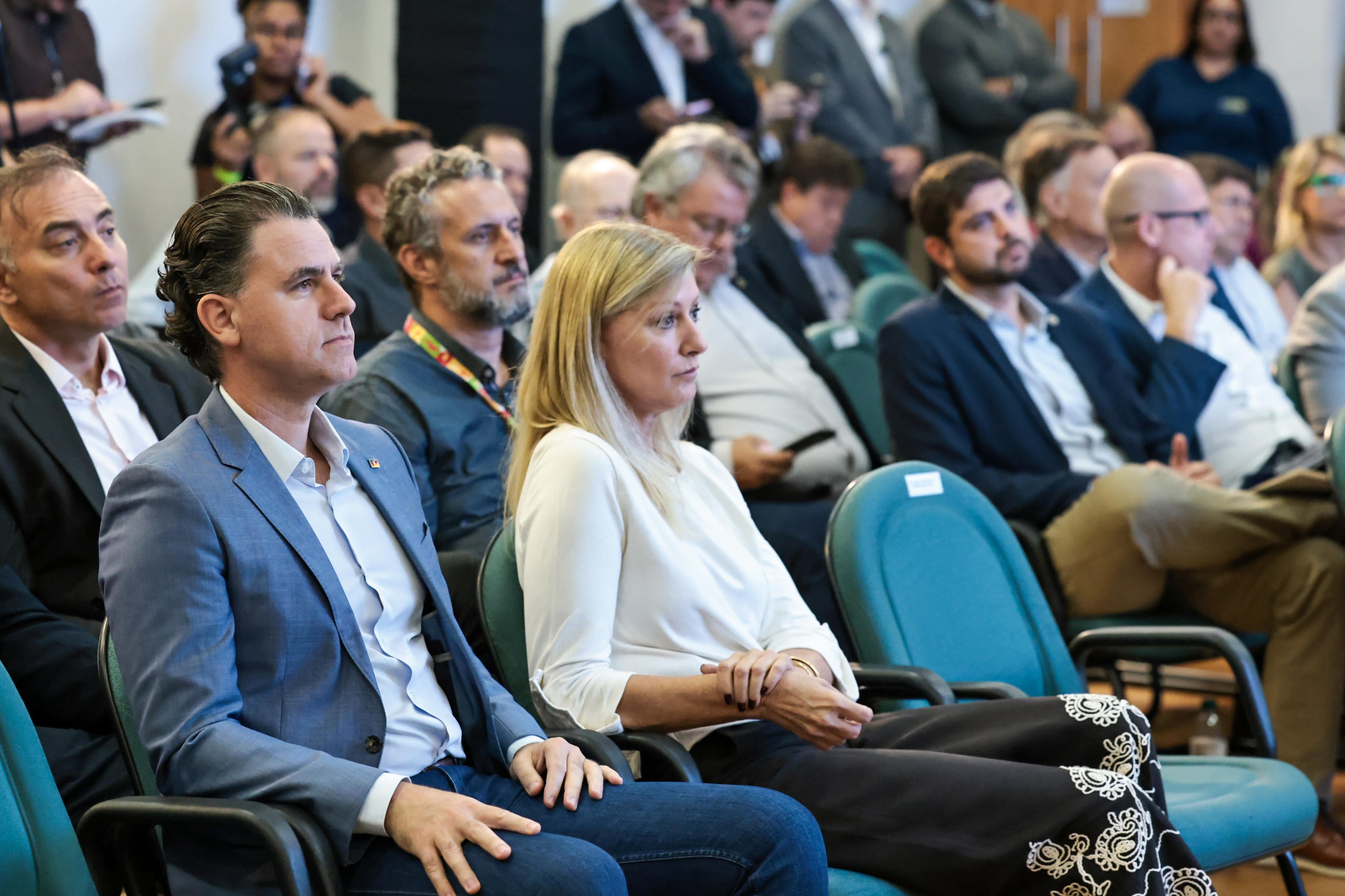 Betina Worm diz que viagens de Melo t&ecirc;m "tumultuado e tocado bagun&ccedil;a geral" em agenda da vice