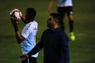 CAXIAS DO SUL, RS, BRASIL, 02/05/2021. Caxias x Grêmio, jogo de ida válido pela semifinal do Campeonato Gaúcho (Gauchão 2021) e realizado no estádio Centenário. (Porthus Junior/Agência RBS)<!-- NICAID(14772178) -->