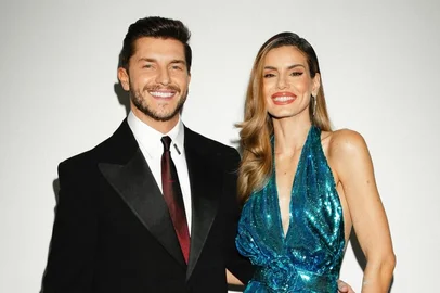 Camila Queiroz e Klebber Toledo<!-- NICAID(16186267) -->