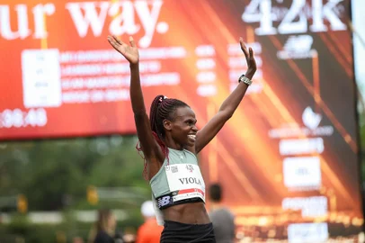 Corrida/evento/maratona New Balance 42k Porto Alegre. Vencedora, primeiro lugar, da maratona feminina, Viola Jelagat Kosgei<!-- NICAID(15747048) -->