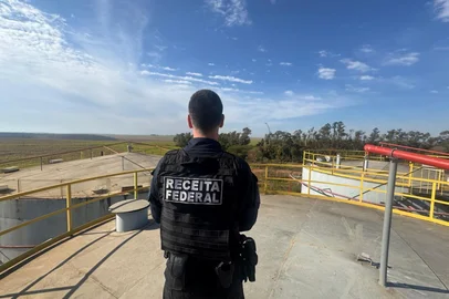 SÃO PAULO, SP, BRASIL - 28-08-2025: Receita Federal e órgãos parceiros deflagram a Operação Carbono Oculto, considerada a maior ação contra o crime organizado da história do País em termos de cooperação institucional. A operação mira esquema bilionário de sonegação fiscal, lavagem de dinheiro e fraudes no setor de combustíveis, envolvendo fintechs, postos e fundos de investimento. Foto: Receita Federal/Divulgação.<!-- NICAID(16111728) -->
