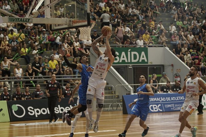 Matheus Magnani / Caxias Basquete / Divulgação