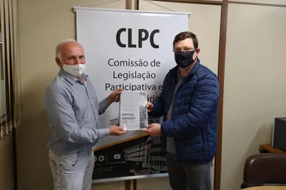Comissão de Legislação Participativa e Comunitária prepara o Manual Cidadão.<!-- NICAID(14900562) -->