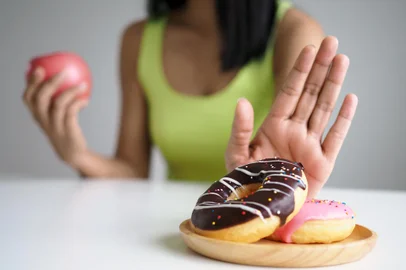 Doces, frutas, alimentação saudável Foto: F / stock.adobe.comFonte: 279110248<!-- NICAID(15006284) -->