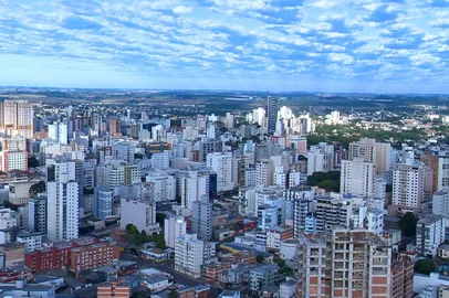 Prédio de Passo Fundo chega aos 140 metros de altura e se consolida como o residencial mais alto do RS<!-- NICAID(15626170) -->
