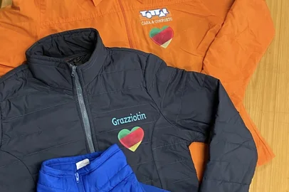 O que fazer com uniformes usados? Empresa destinou 10 toneladas de tecido para reciclagem<!-- NICAID(16021704) -->