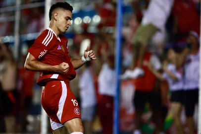 PORTO ALEGRE, RS, BRASIL, 15-01-2026: Campeonato Gaúcho 2026. Pela segunda rodada do Gauchão, o Internacional enfrenta o Monsoon, no Estádio Francisco Noveletto, o Zequinha, no Passo D’Areia. Foto: Jeff Botega/Agência RBS<!-- NICAID(16205072) -->