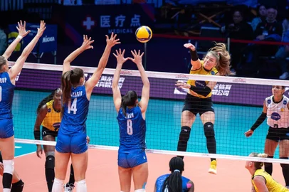 Payton Caffrey, vôlei, Praia Clube